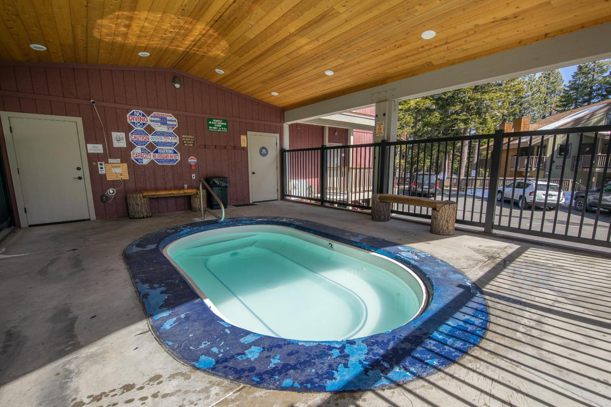 Hidden Valley Village #103 Nicely Updated 1 Bedroom 1 Bathroom Condo Short 10 Min Walk From Village ماموث لاكيس الغرفة الصورة