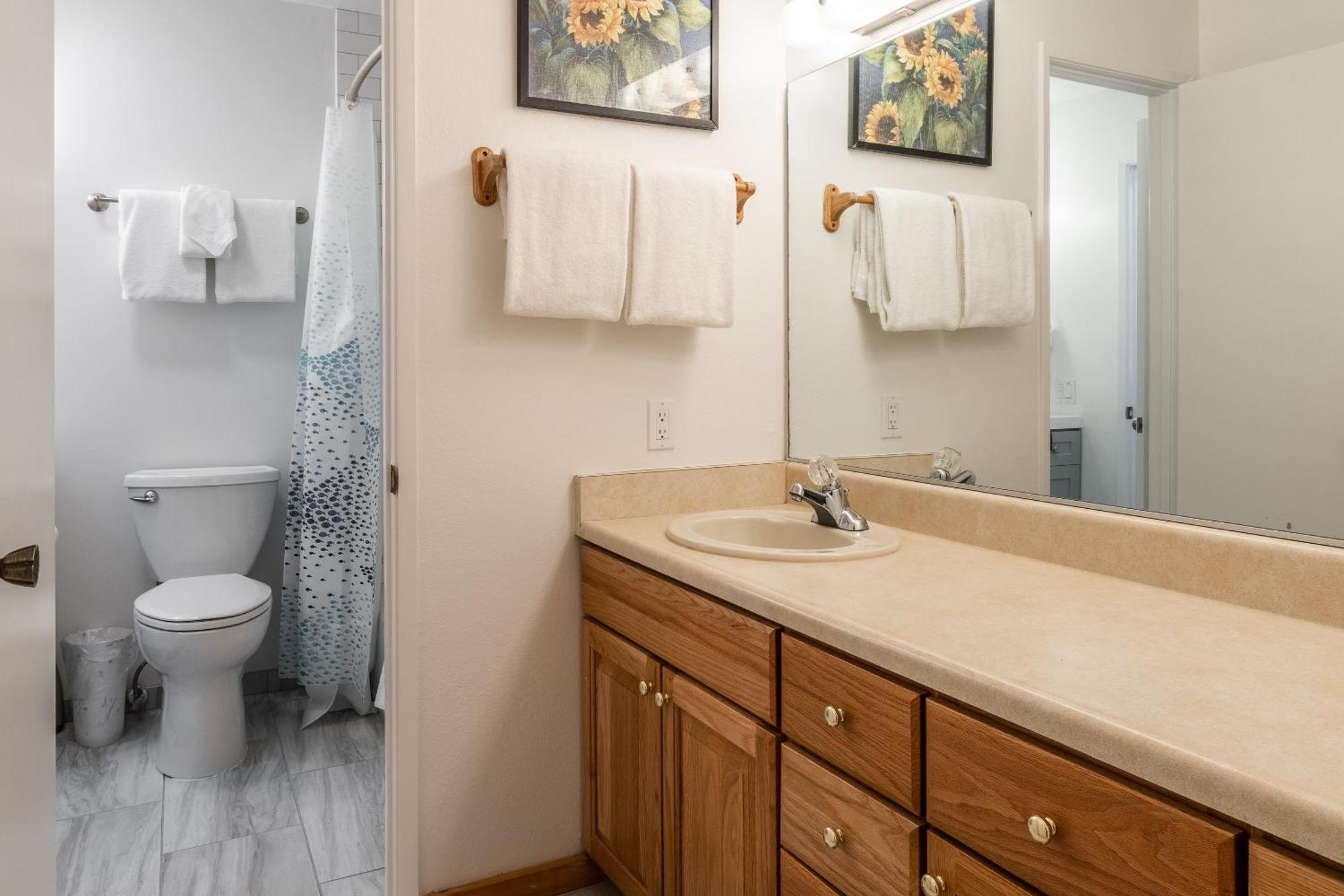 Hidden Valley Village #103 Nicely Updated 1 Bedroom 1 Bathroom Condo Short 10 Min Walk From Village ماموث لاكيس الغرفة الصورة