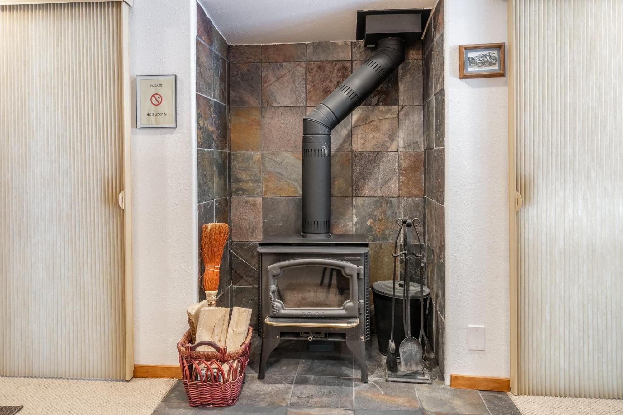 Hidden Valley Village #103 Nicely Updated 1 Bedroom 1 Bathroom Condo Short 10 Min Walk From Village ماموث لاكيس الغرفة الصورة